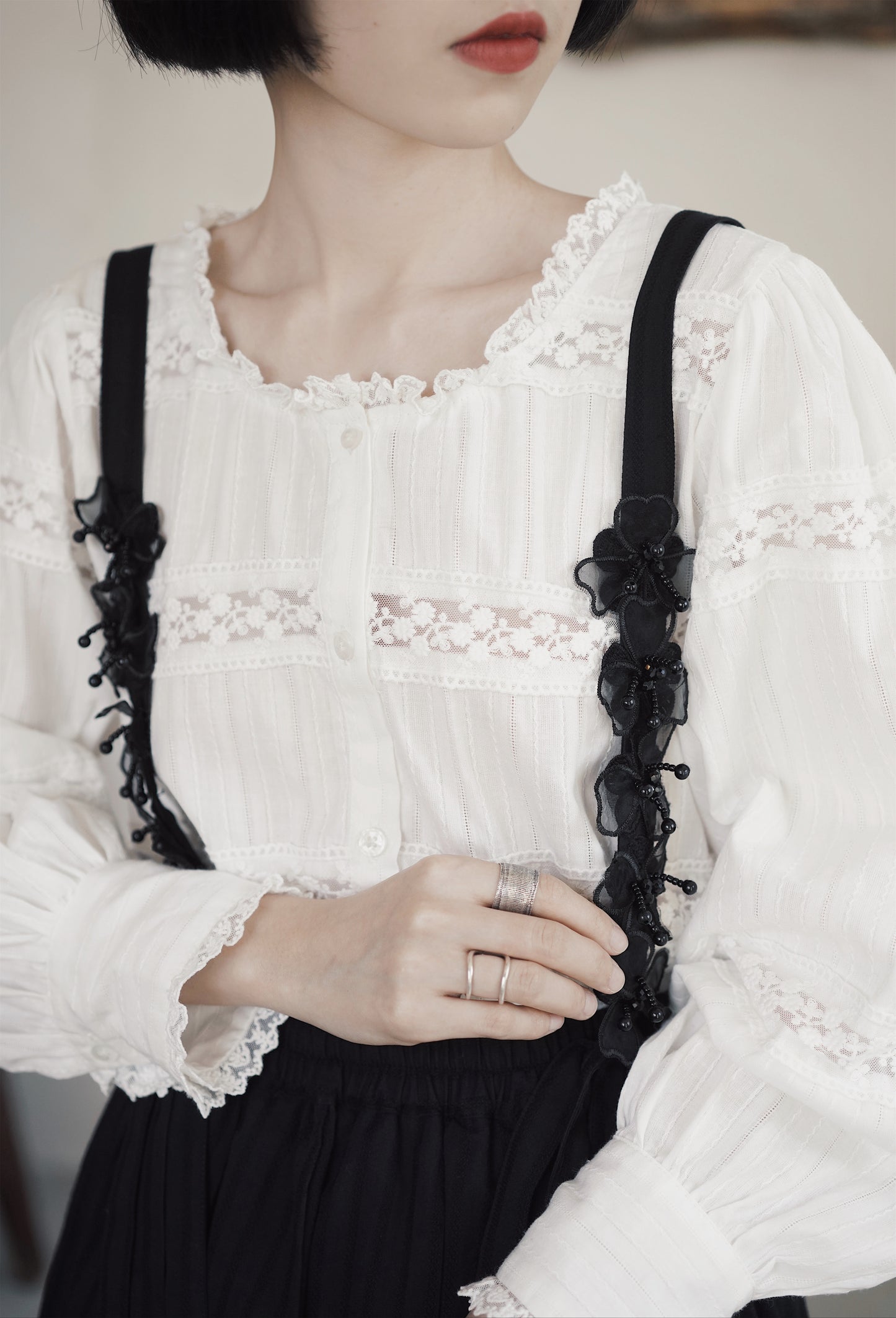 サスペンダースカート•7819202035Bとプラウス·6198200602