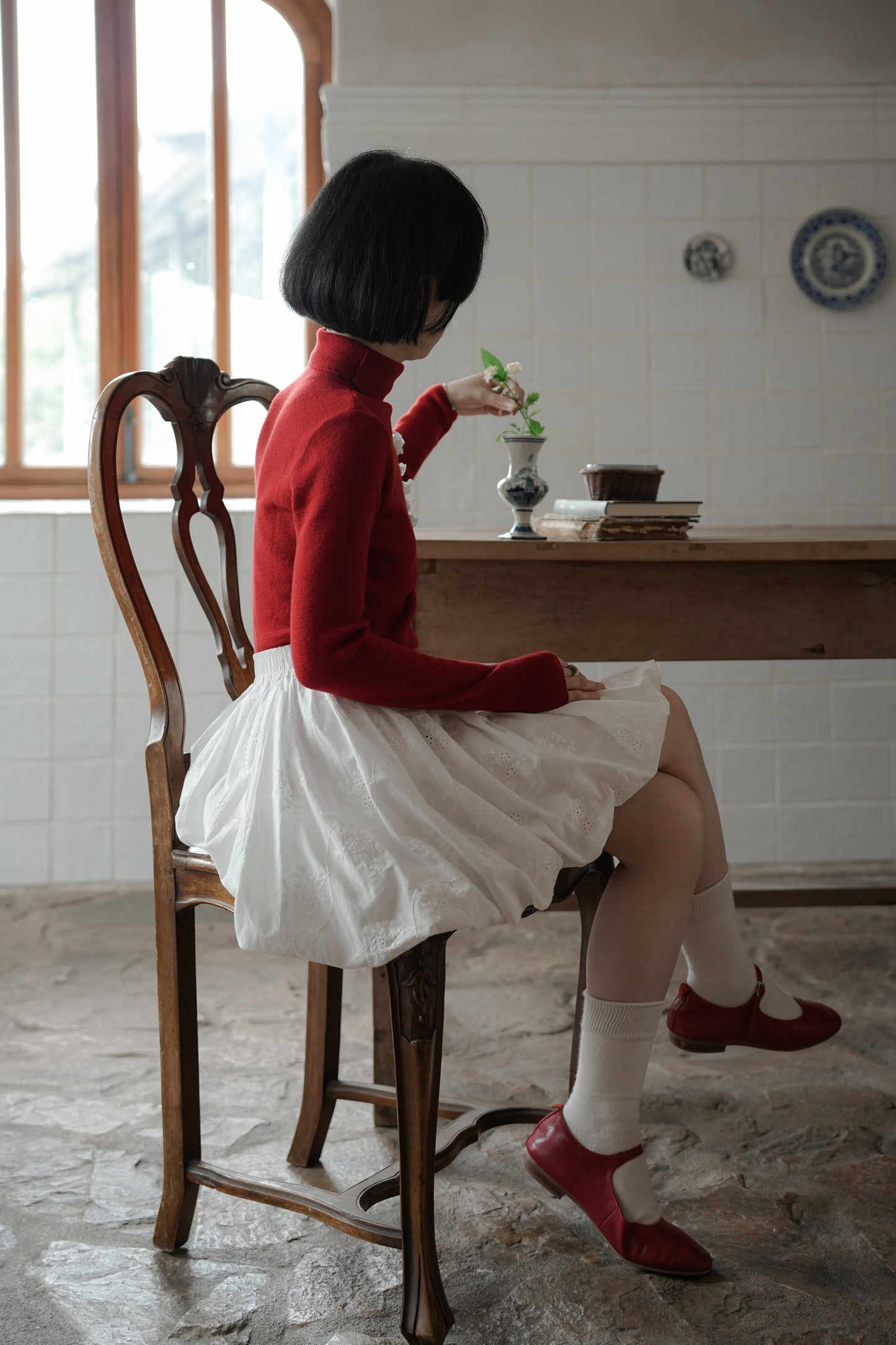 赤いニット(ブローチ別売り)·7288250565とバルーンスカート•7086250408