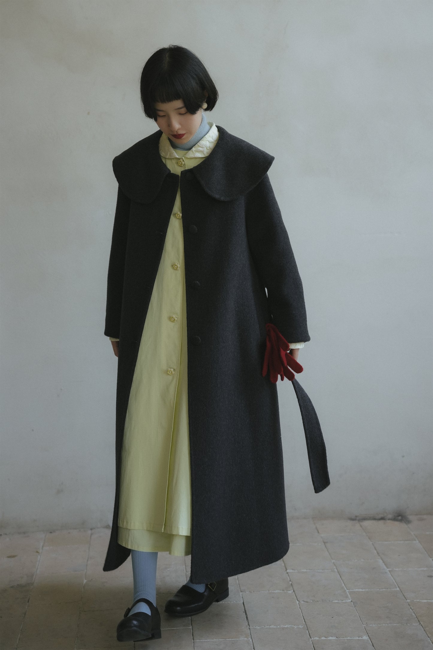 ウールコート•8455251114とブルーウールニット·7288250566とイエローコート•7879250810