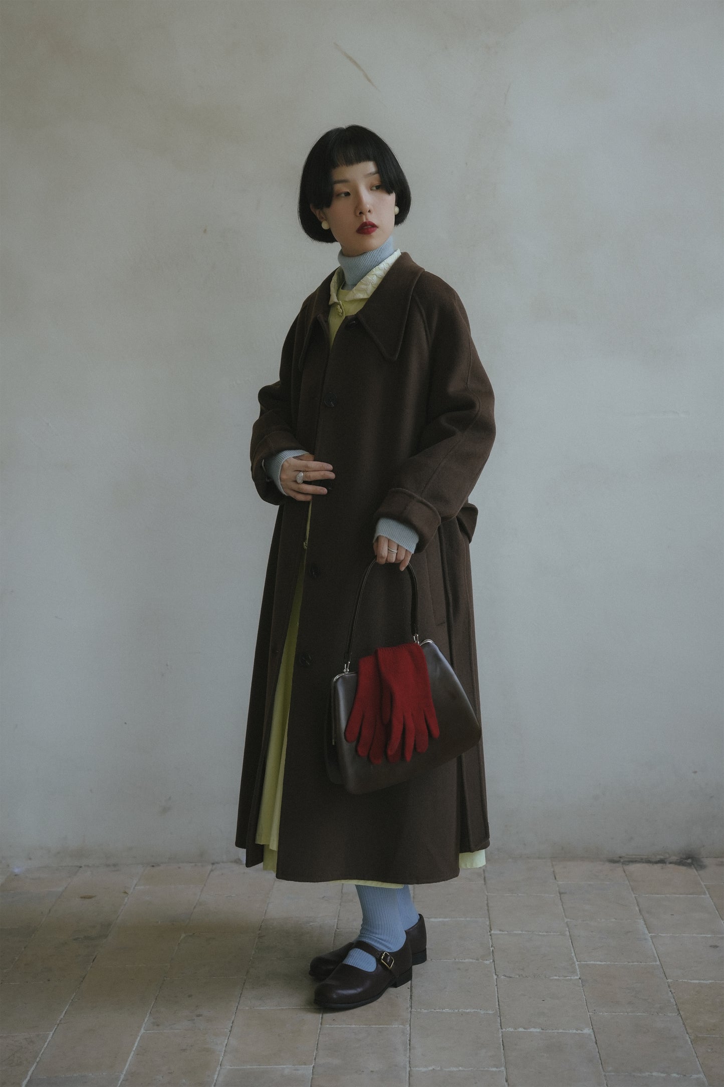 ウールコート•7829251109とブルーウールニット·7288250566とイェローコート•7879250810