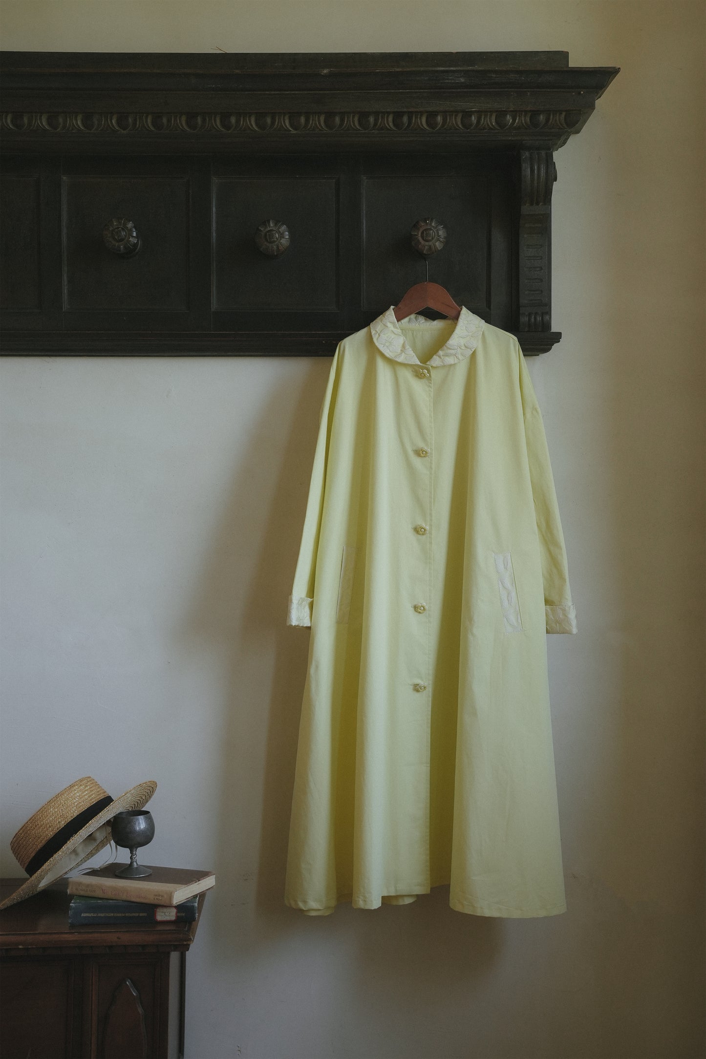 コート•7879250810とワンピース•9896250811とベルト•SP21