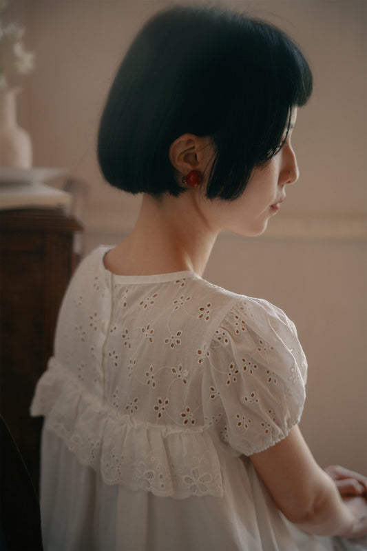 ブラウス•6129250102 とスカート•8628241236