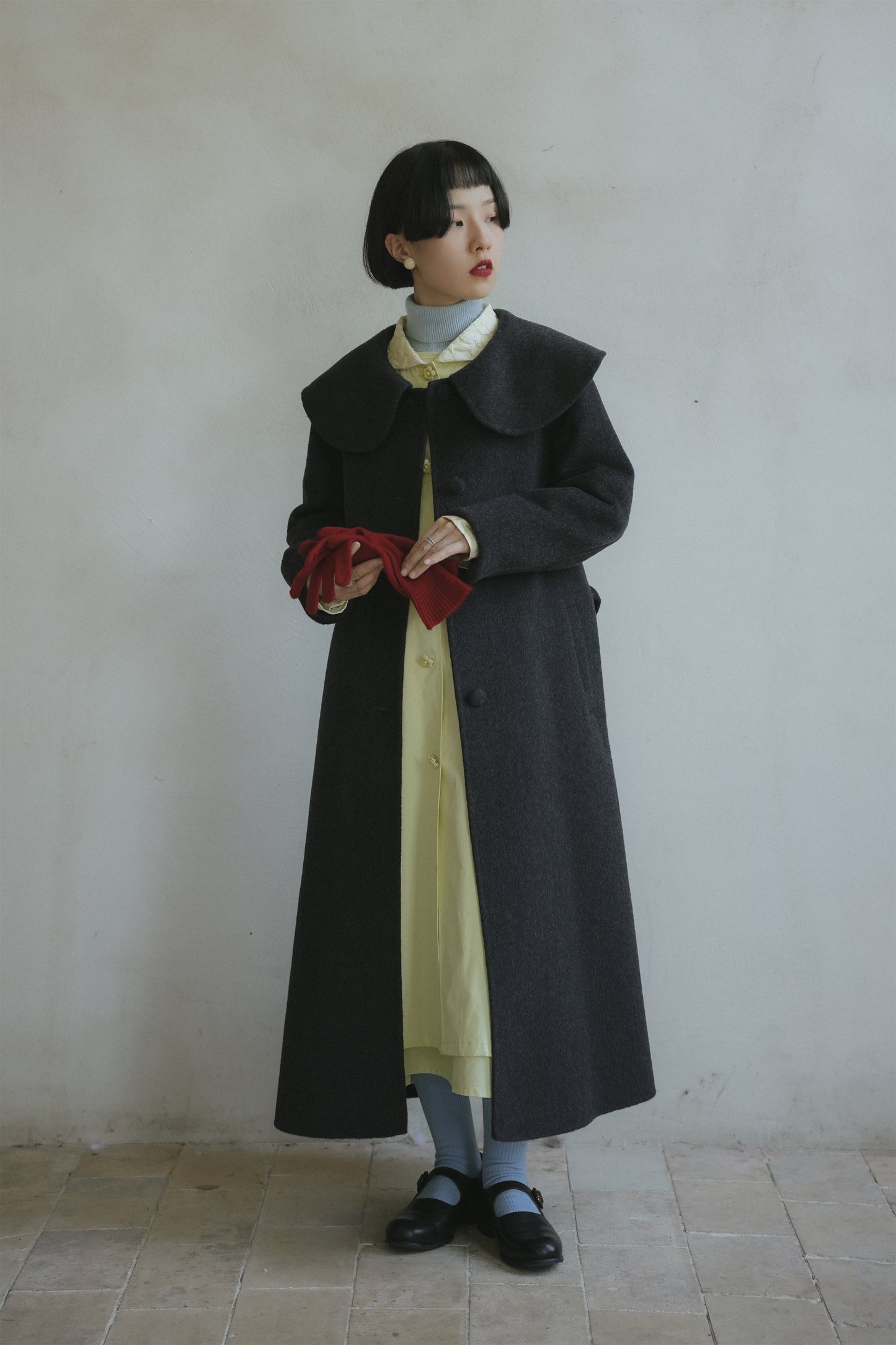 ウールコート•8455251114とブルーウールニット·7288250566とイエローコート•7879250810