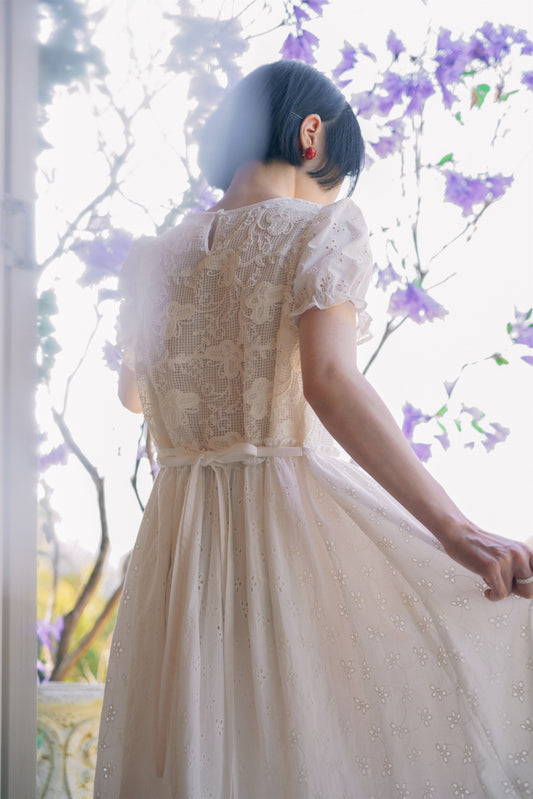 刺繍白ワンピース·5619250111