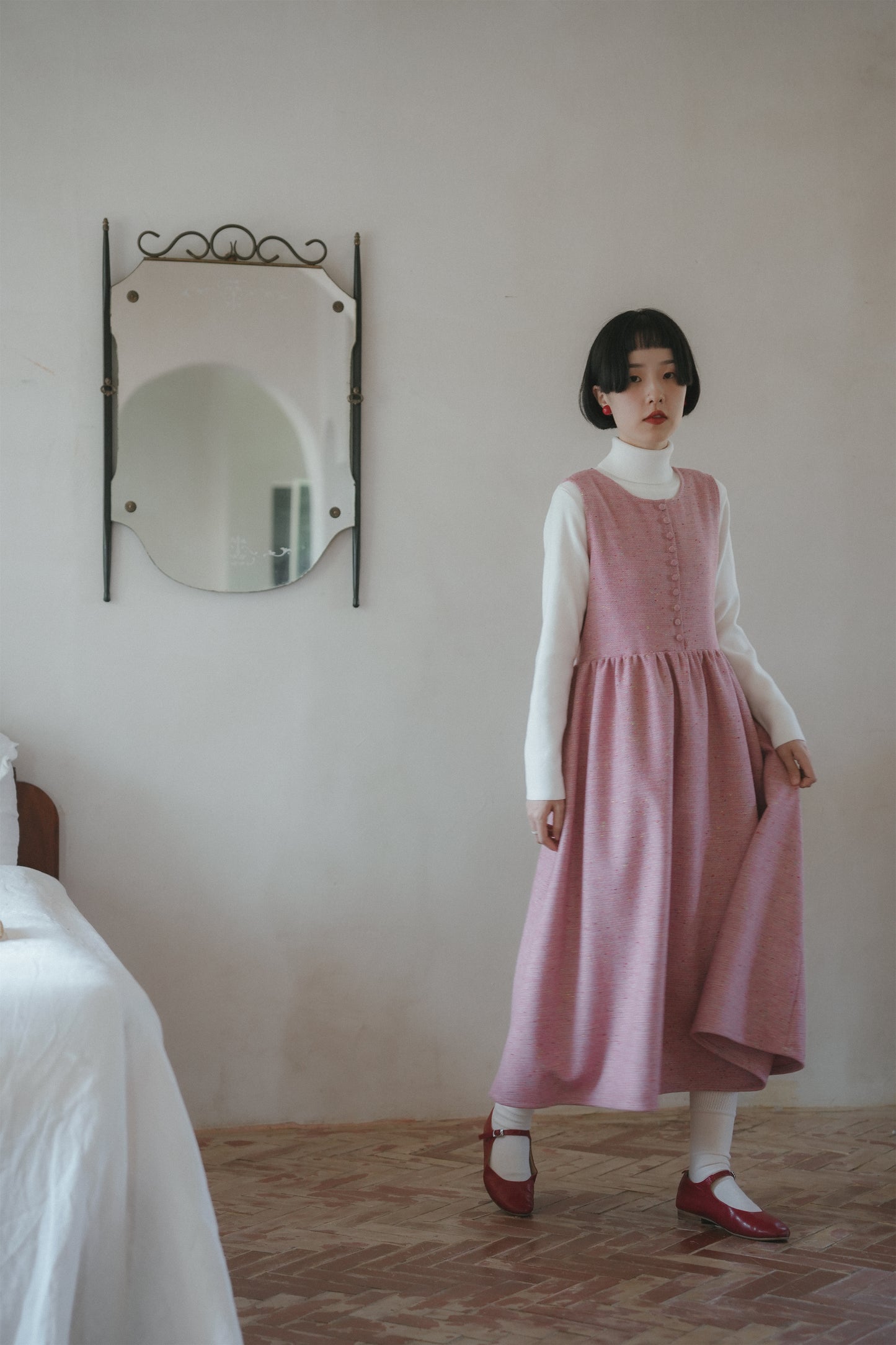 ピンクノースリーブワンピース•6546250808/ハイネックニットワンピース•9833200904(12月上旬発送予定)