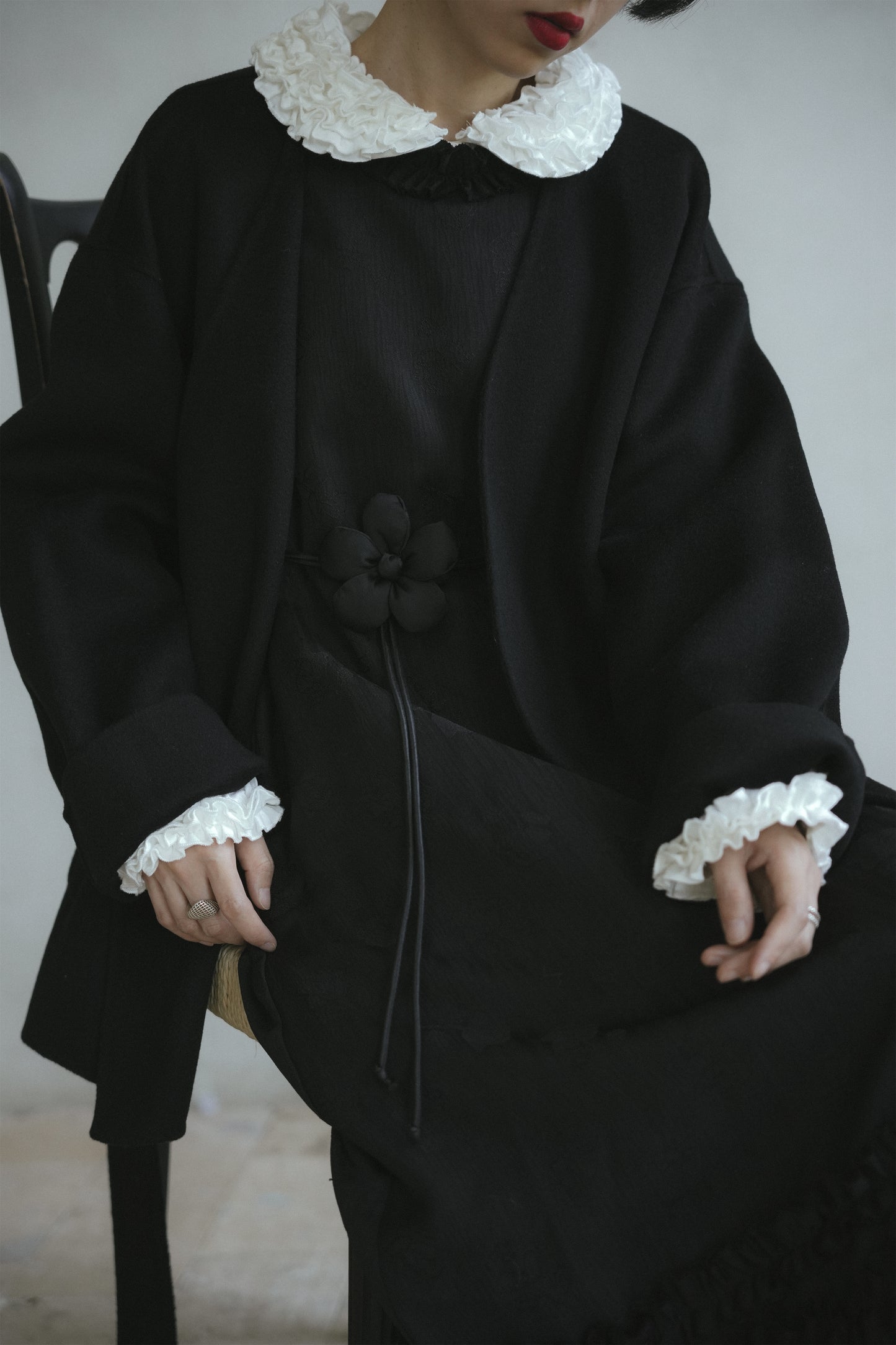 ウールコート•8678251106とノースリーブワンピース•8099241117と白いワンピース•9833250807(11月下旬発送予定)