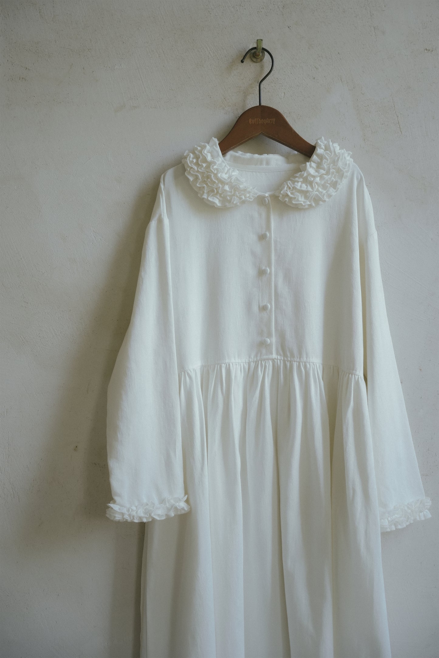 白いワンピース•9833250807