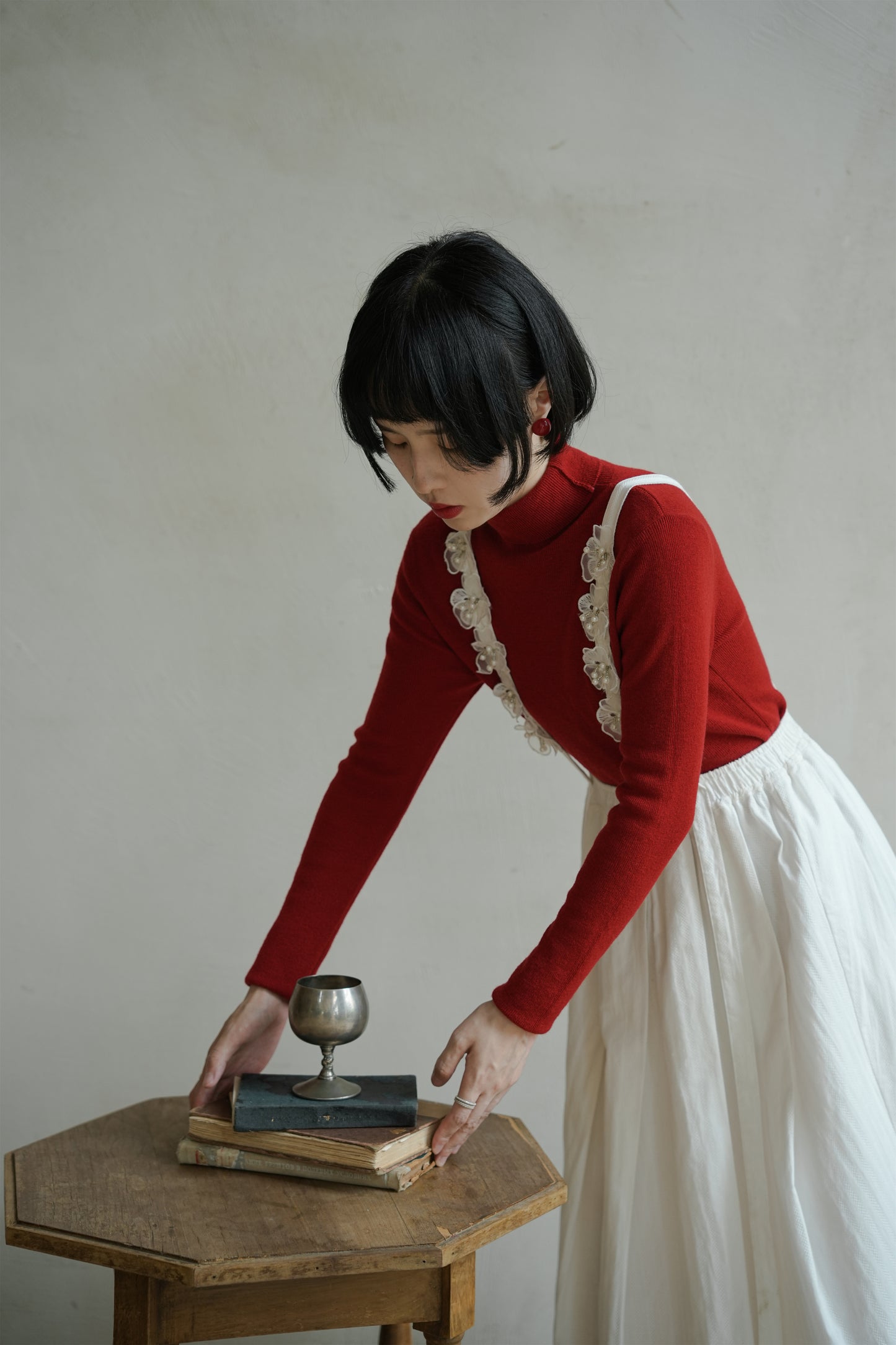 サスペンダースカート•7818202035と赤いウールニット·7288250565