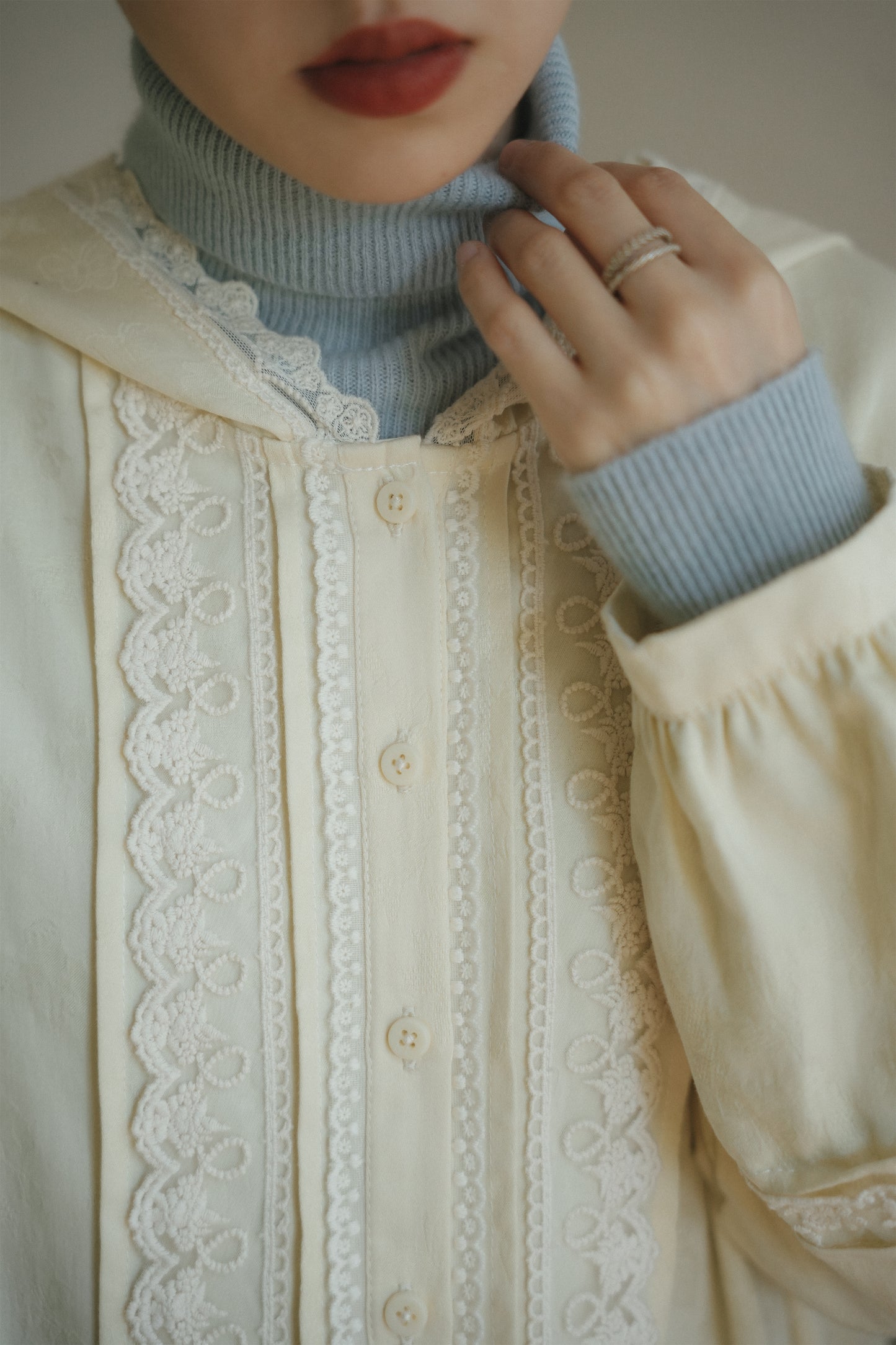 イエローワンピース•9856250802/ブルーウールニット·7288250566(12月上旬発送予定)