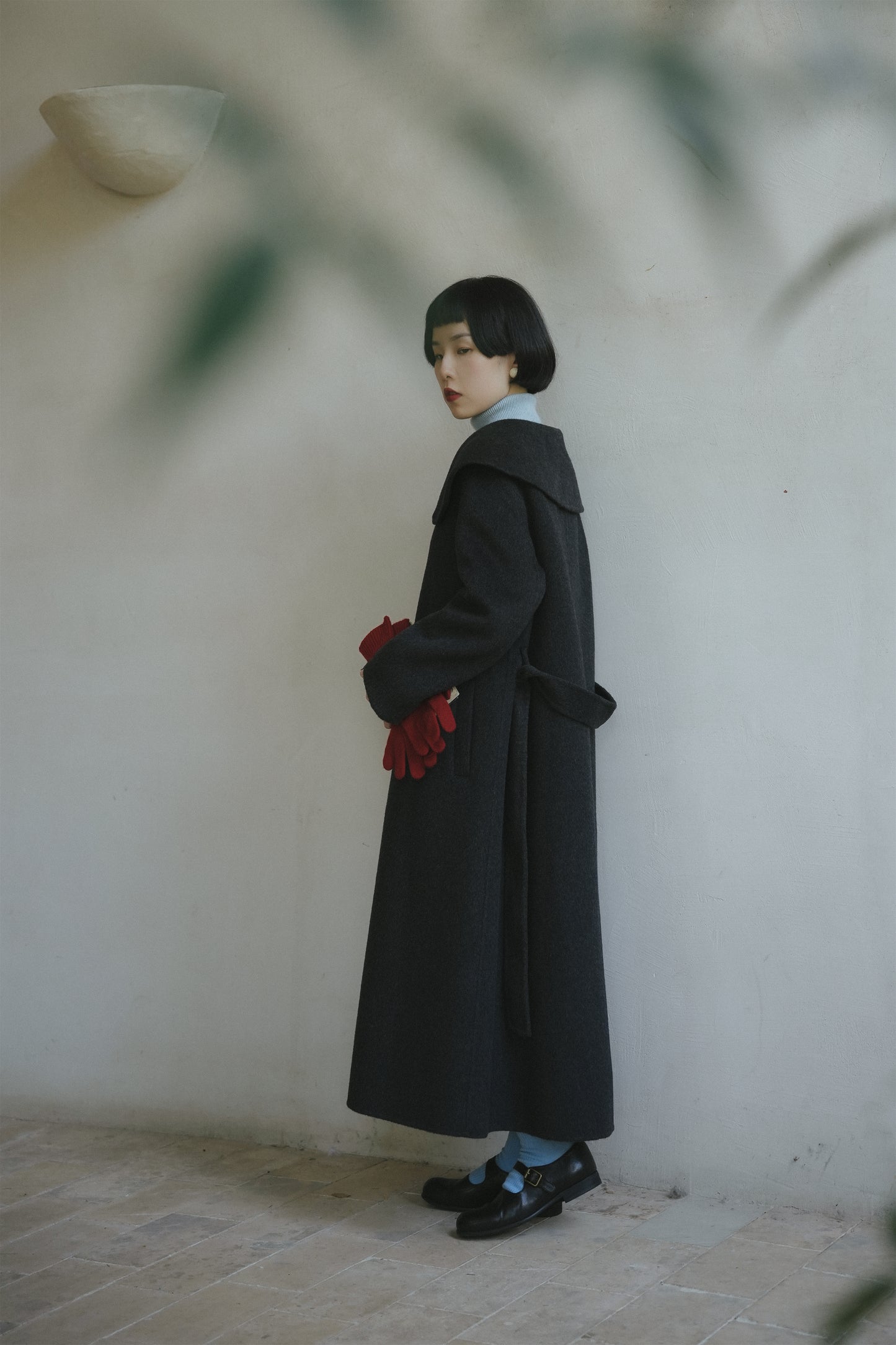 ウールコート•8455251114とブルーウールニット·7288250566とイエローコート•7879250810