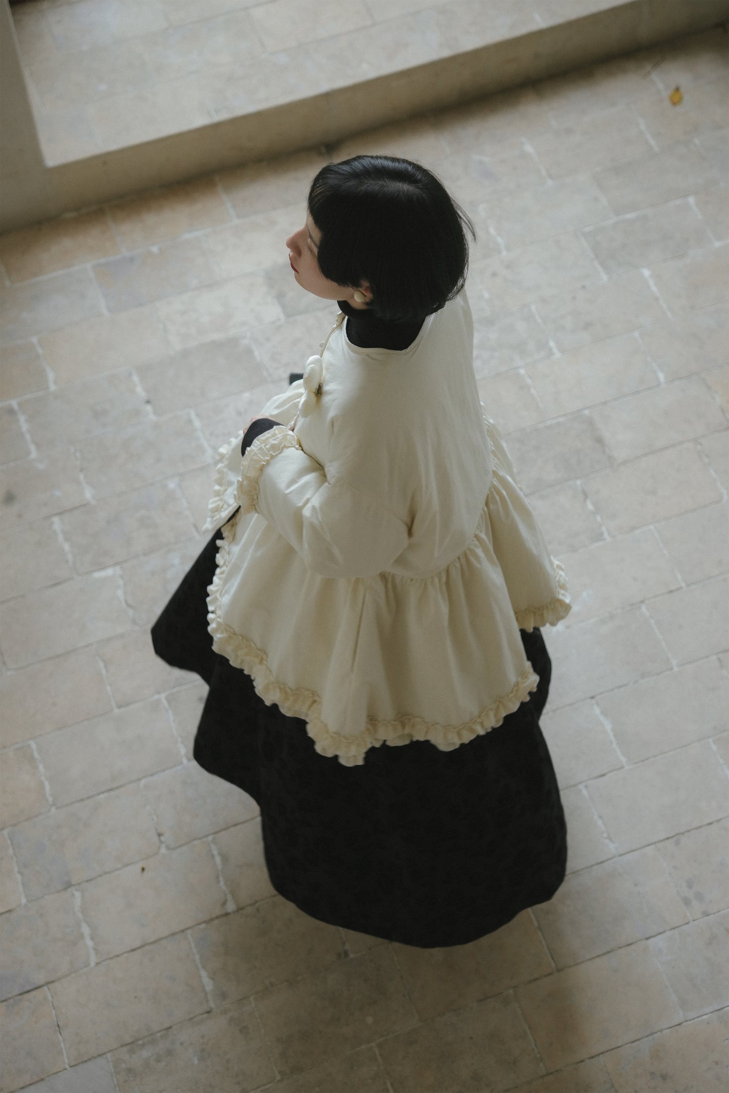 中綿コート •8430250912と黒いワンピース•9836250803と黒いニットワンピース•9843200905