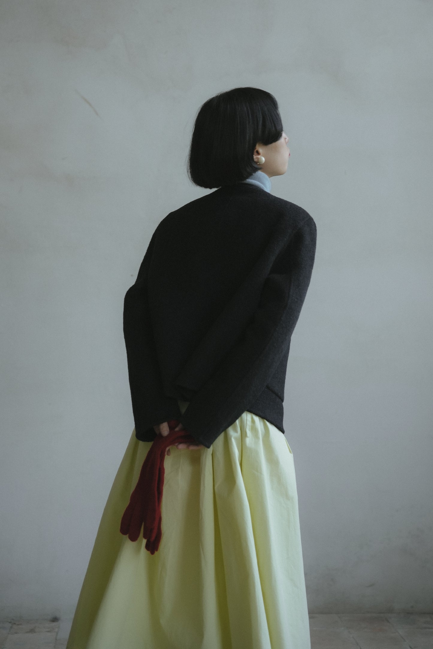 ウールショートコート•7869251103とブルーウールニット·7288250566とイェローワンピース•9896250811