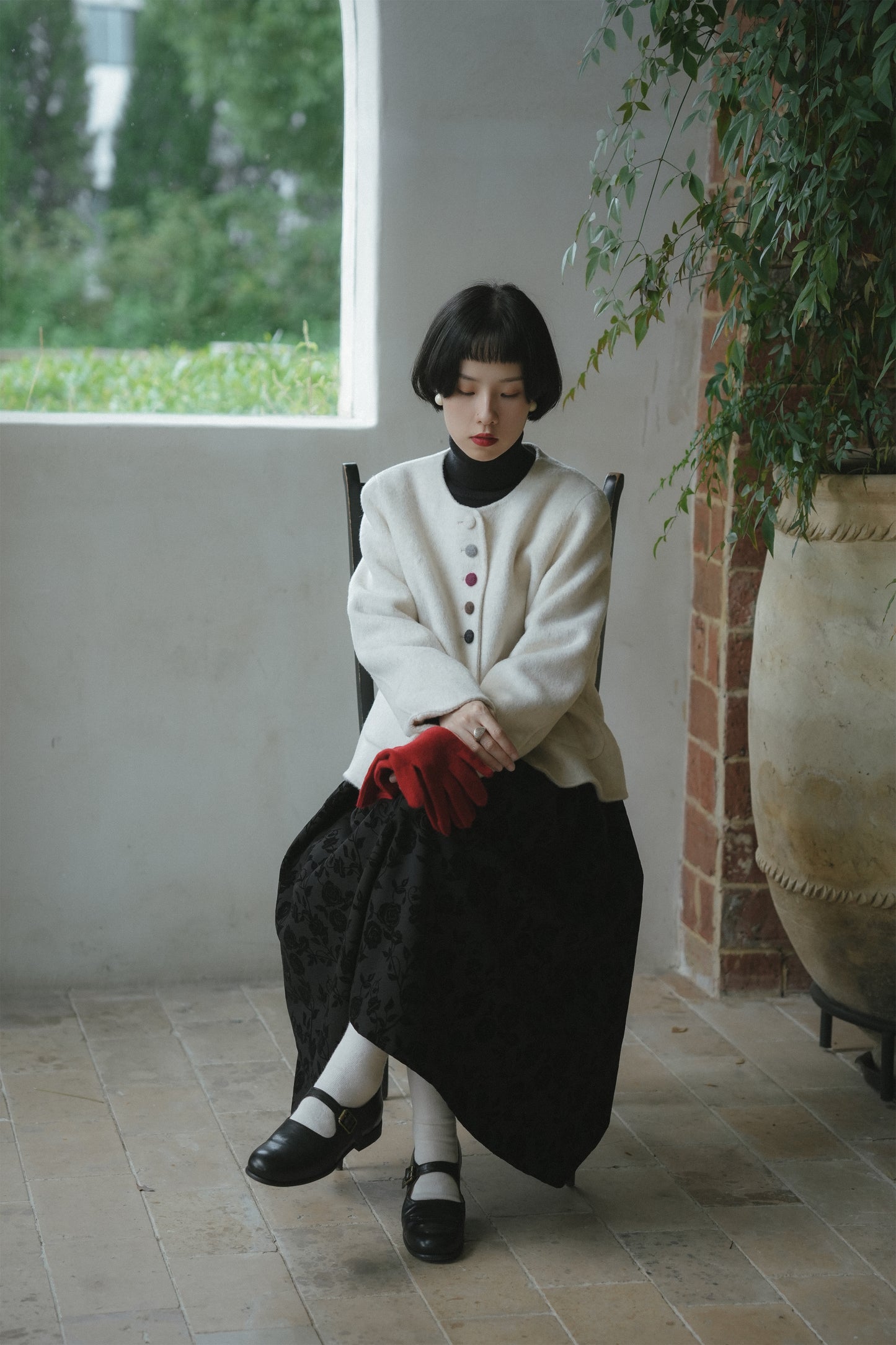 ウールショートコート•8433251104と黒いワンピース•9836250803と黒いニットワンピース•9843200905(11月下旬発送予定)