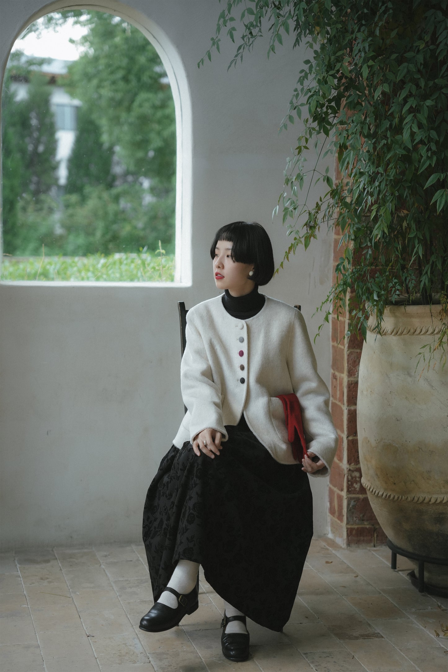 ウールショートコート•8433251104と黒いワンピース•9836250803と黒いニットワンピース•9843200905(11月下旬発送予定)