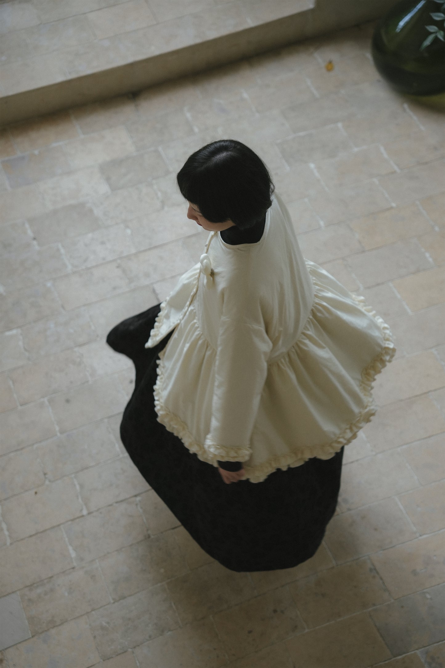 中綿コート •8430250912と黒いワンピース•9836250803と黒いニットワンピース•9843200905